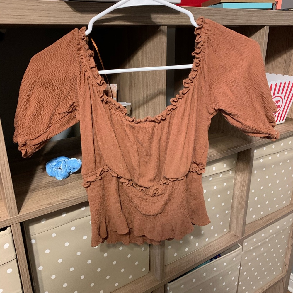 Crop top perfect with jeans and skirts